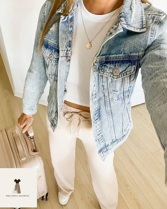22 Inspo Outfit Worth Pinning Immediately 9 The All-Neutral Airport Outfit