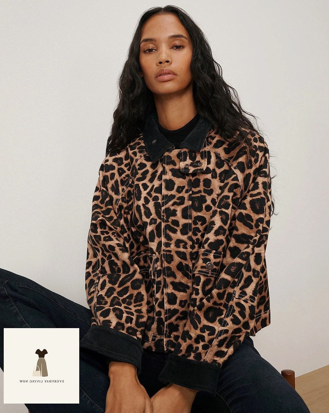 21 New Year Outfit That Every Stylist Needs to See 11 Animal Print Mini Skirt with a Simple Top