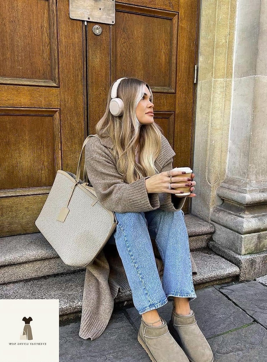 Athleisure Set With Classic Ultra Mini Uggs