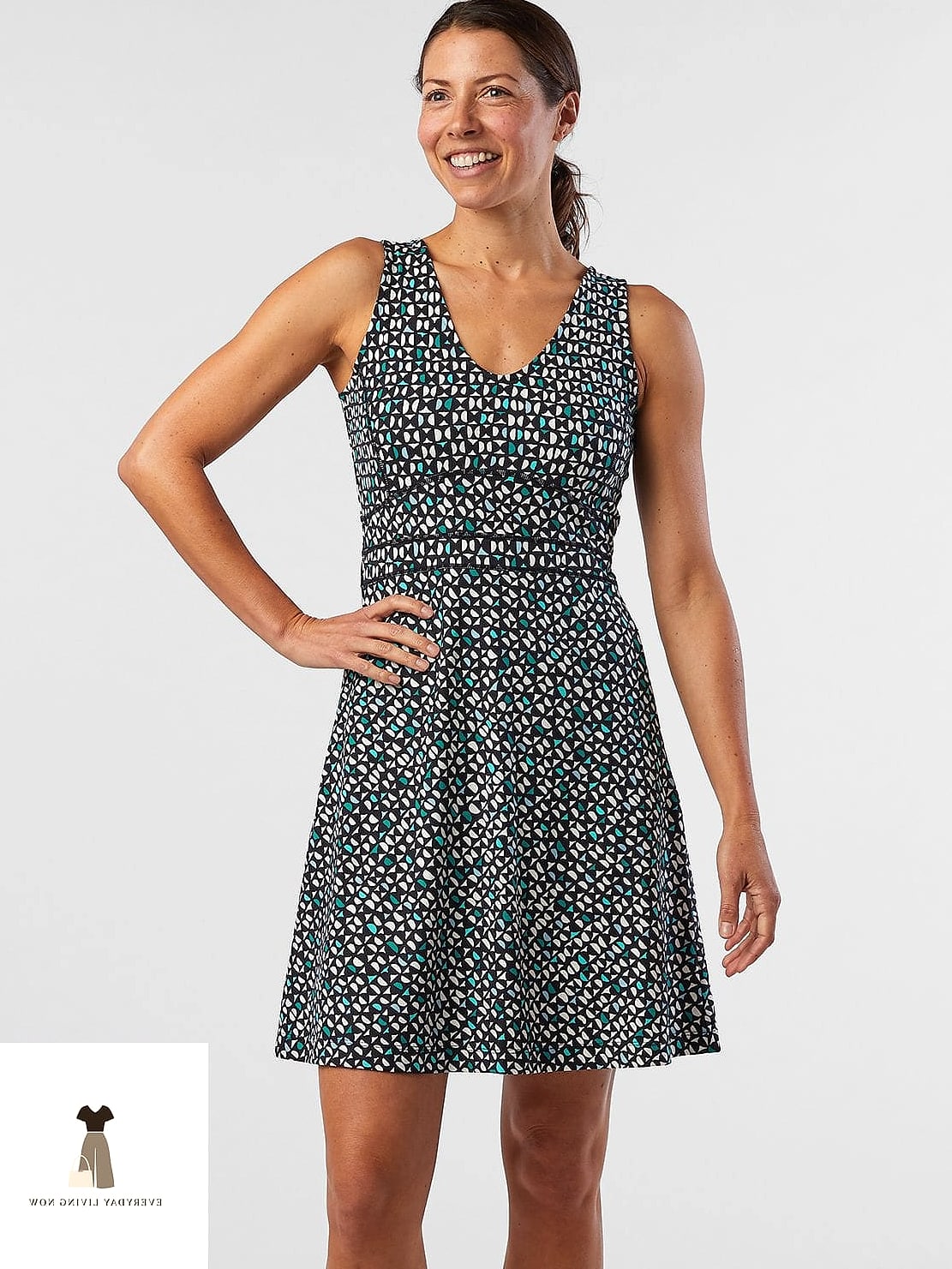 22 Outfit Casual That Every Stylist Needs to See 4 The Athletic Dress for Running Around Town