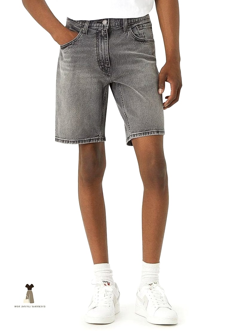 24 Jean Shorts Outfit That Will Make You Book Your Appointment Immediately 6 Athletic-Inspired Shorts and Hoodie