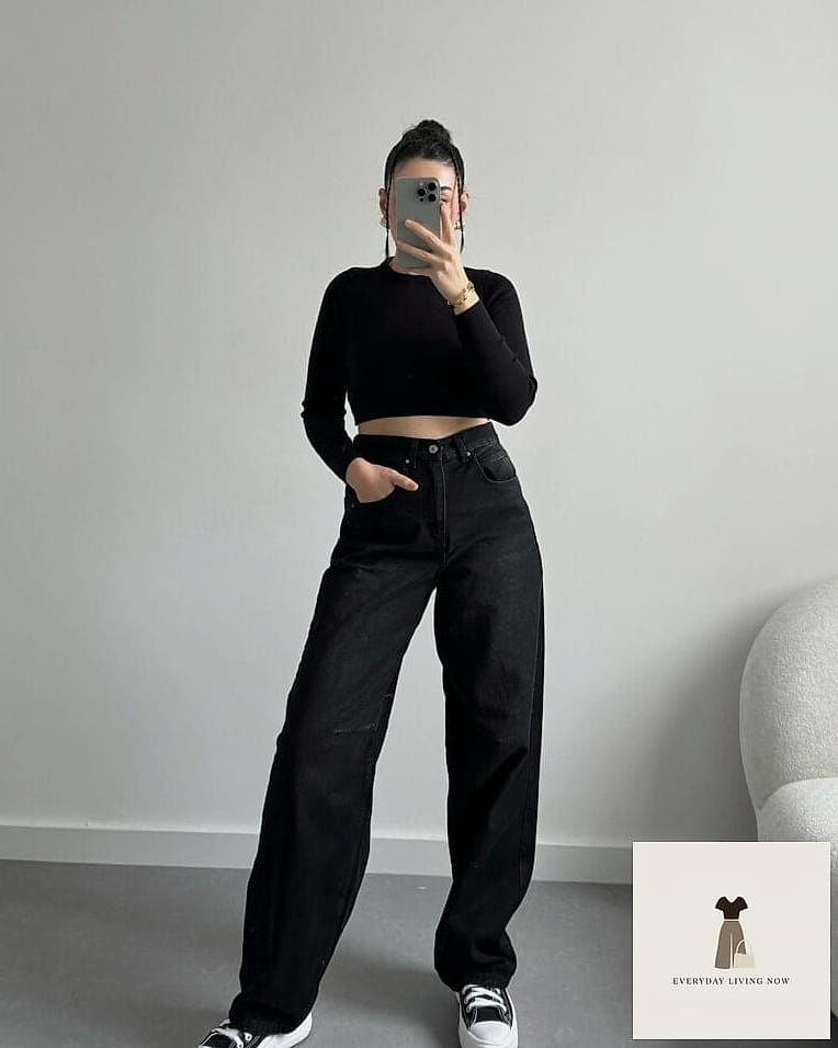 Baggy Jeans With a Fitted Long-Sleeve and Statement Belt