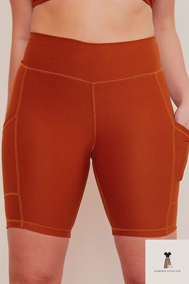 27 Comfy Outfit That Are Absolutely Stunning 9 The Bike Shorts and Oversized Tee Look