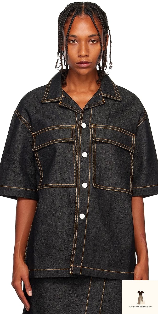 23 Black Shirt Outfit Worth Bookmarking Right Now 18 Black Shirt Knotted with Denim Shorts