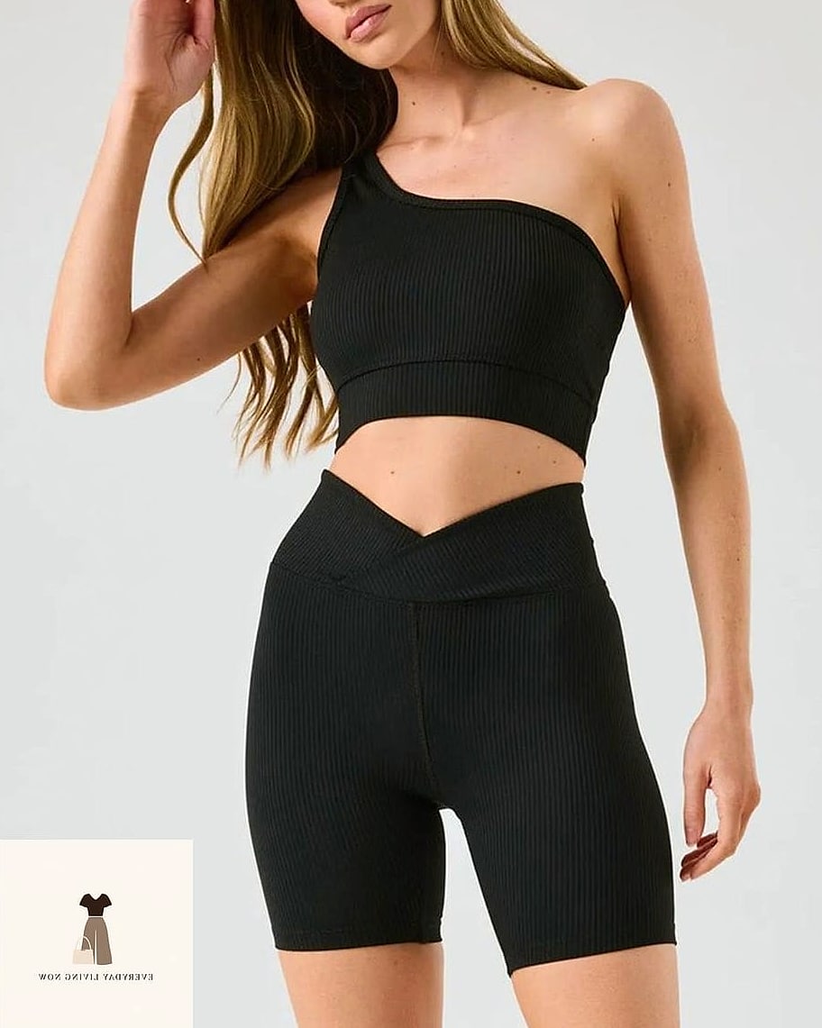 The Bodycon Layered Silhouette
