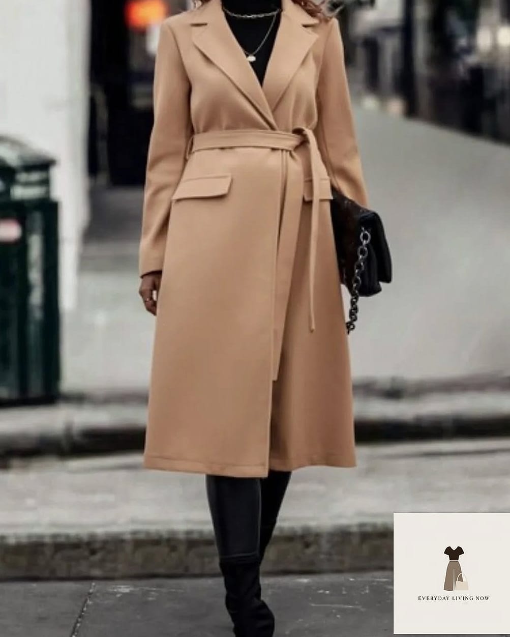 21 Outfit Hiver That Are Absolutely Stunning 2 The Camel Coat and Black Turtleneck Classic