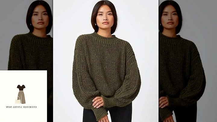 22 Outfit Casual That Every Stylist Needs to See 14 The Chunky Knit and Straight-Leg Jean Pairing