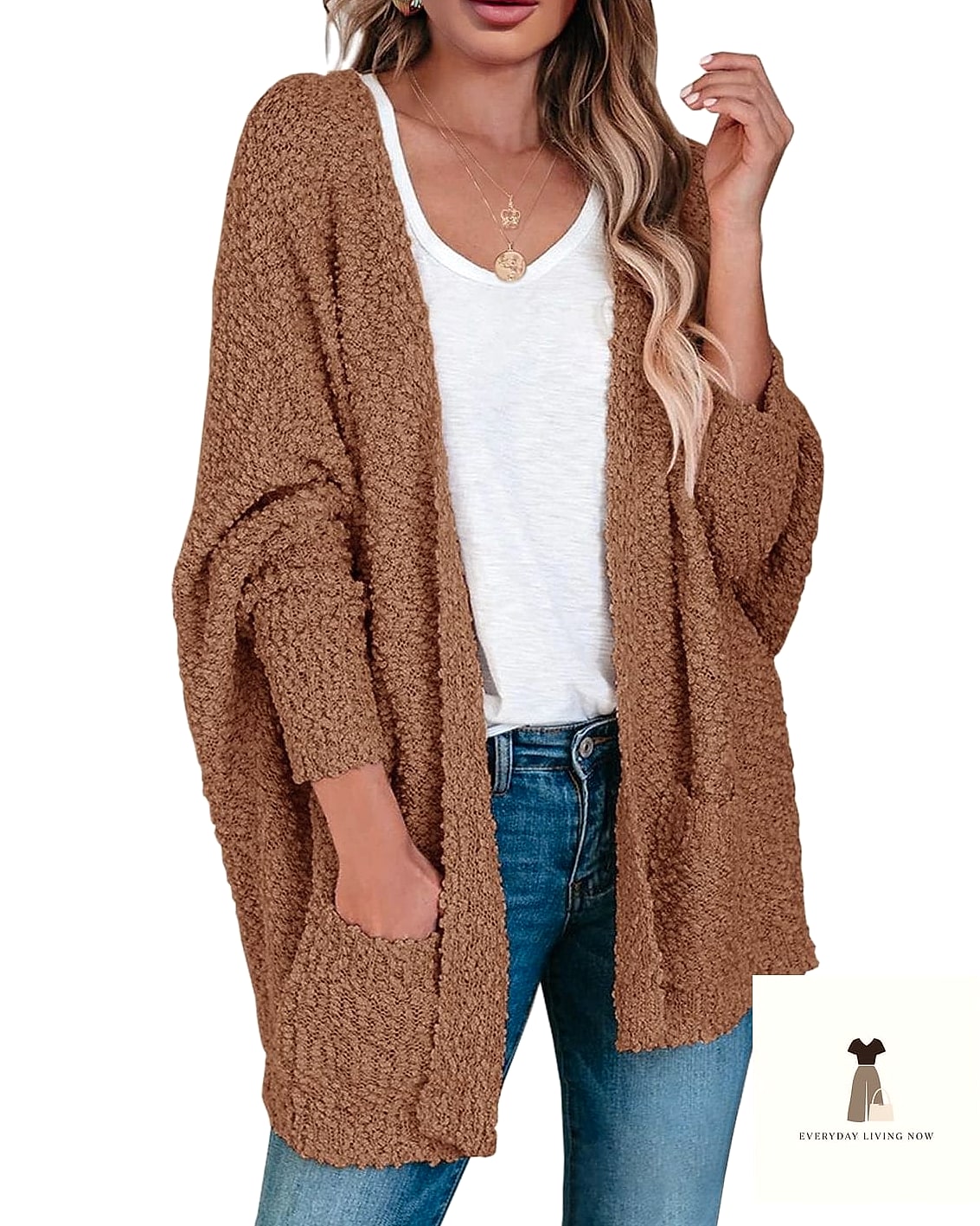 22 Vegas Outfit Ideas Every Woman Needs to See 21 Chunky Knit Sweater and Mini Skirt