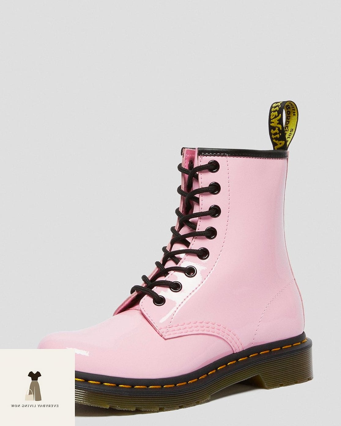 24 Dr Martens Outfit Worth Pinning Immediately 2 The Classic 1460 Boots with Straight-Leg Jeans