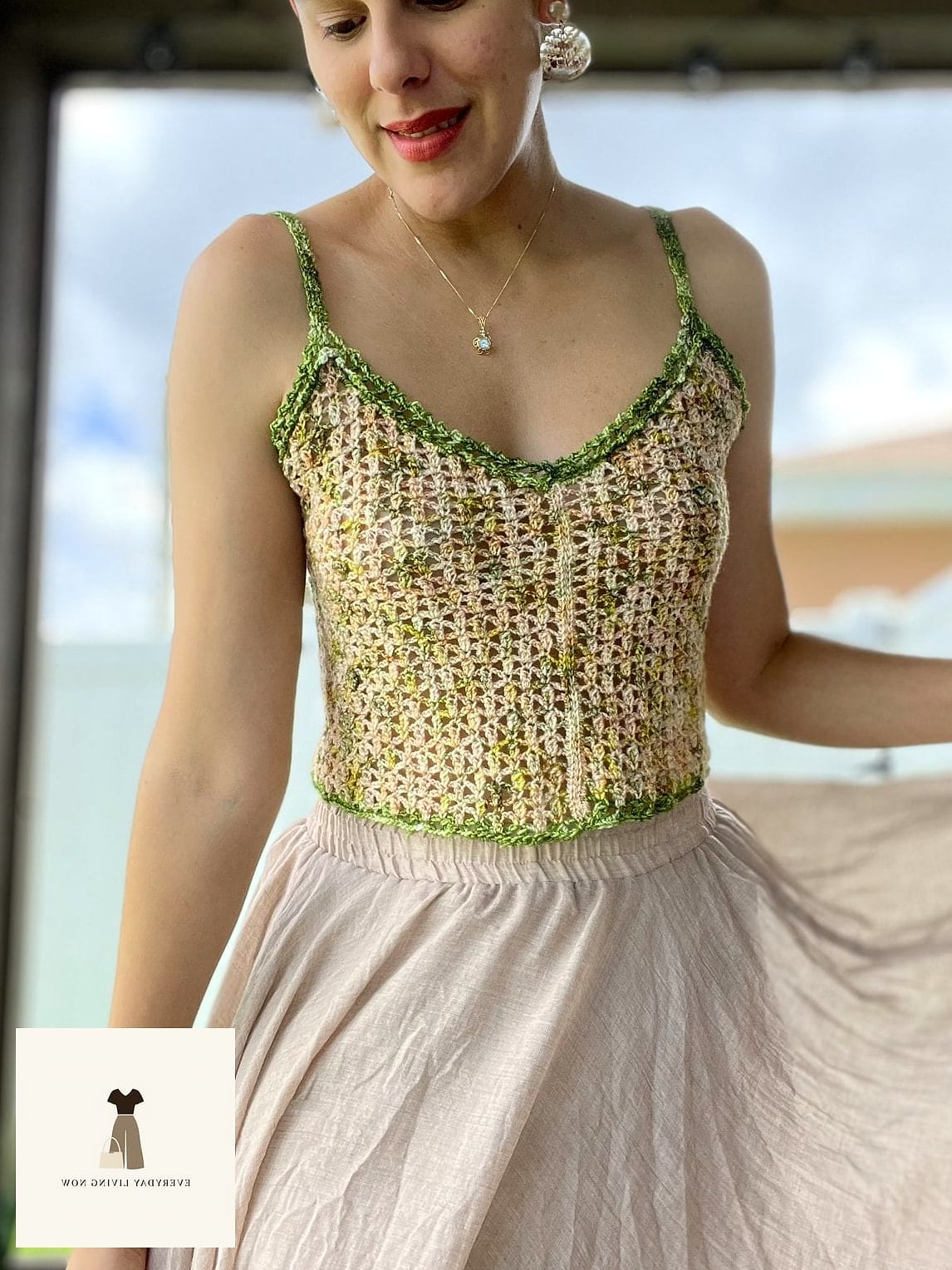23 Picnic Outfit That Every Stylist Needs to See 15 Crochet Top With High-Waisted Shorts