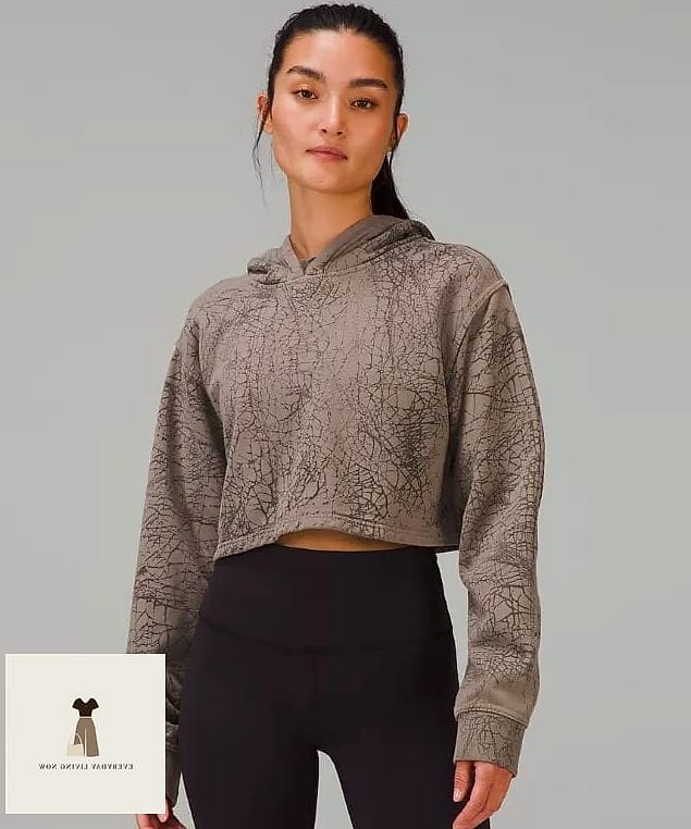 24 Lululemon Outfit That Every Stylist Needs to See 12 Cropped Hoodie and Bike Shorts Set