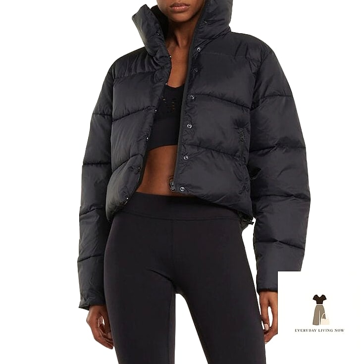 23 Outfit Jogging Every Woman Needs to See 21 The Cropped Puffer and Joggers Look