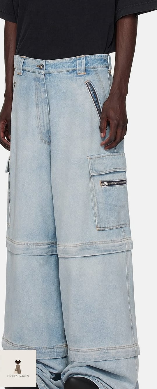Denim-on-Denim With Baggy Jeans and a Cropped Jacket