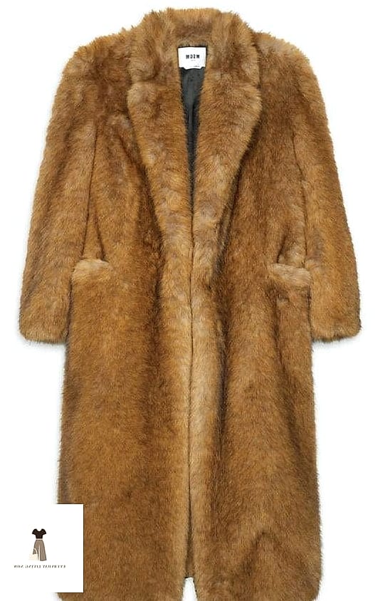 21 Outfit Hiver That Are Absolutely Stunning 10 Faux Fur Vest Over a Hoodie