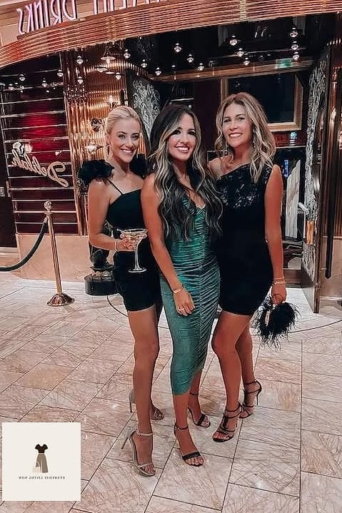 22 Vegas Outfit Ideas Every Woman Needs to See 10 Faux Leather Pants and a Bodysuit