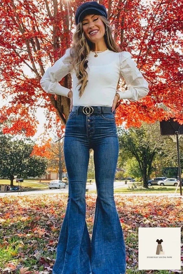 24 Cozy Outfit That Every Stylist Needs to See 8 Flare Jeans and a Fitted Turtleneck