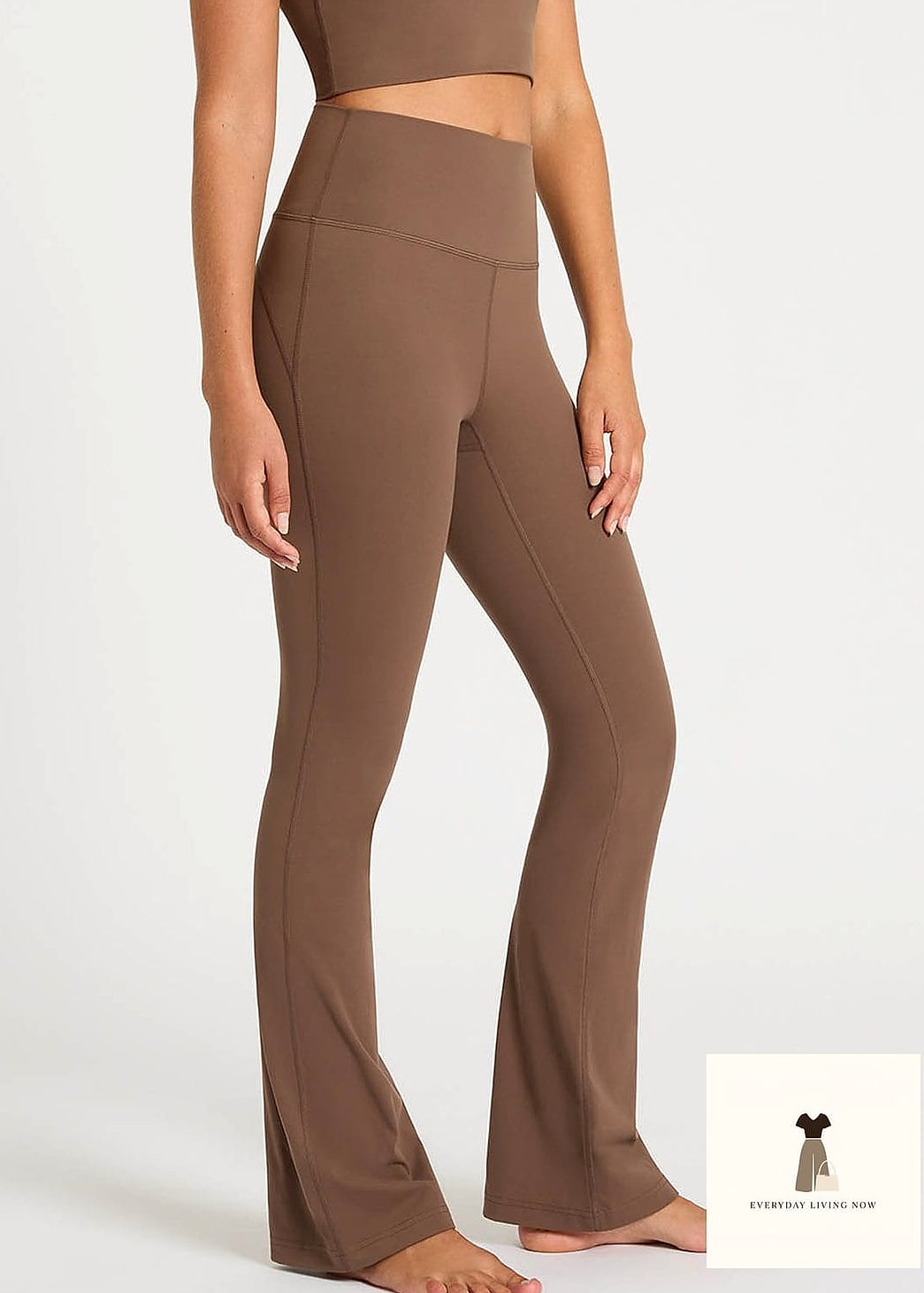 23 Outfit Jogging Every Woman Needs to See 7 Flare Leggings Instead of Straight Joggers