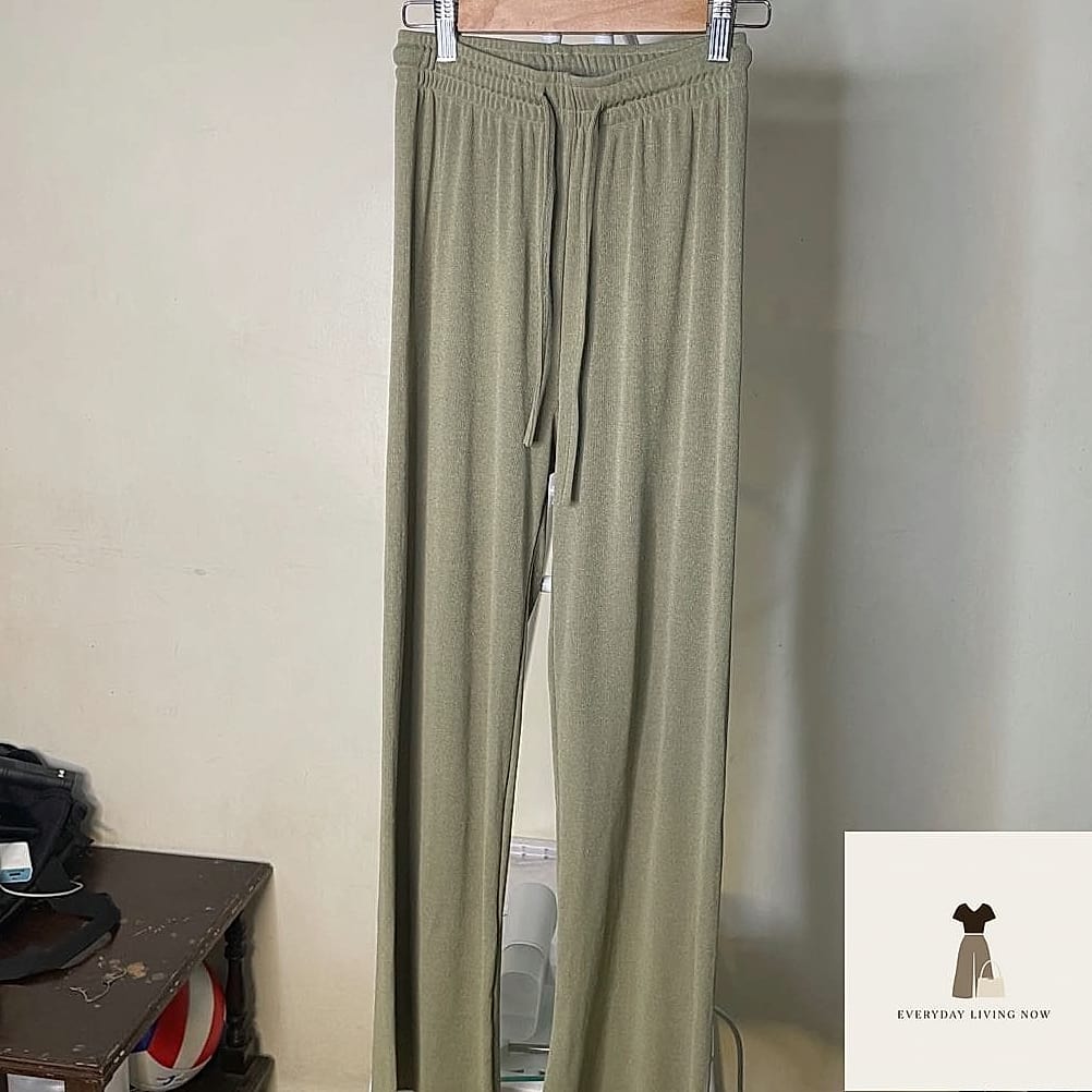 Green Utility Pants with a Fitted Ribbed Top