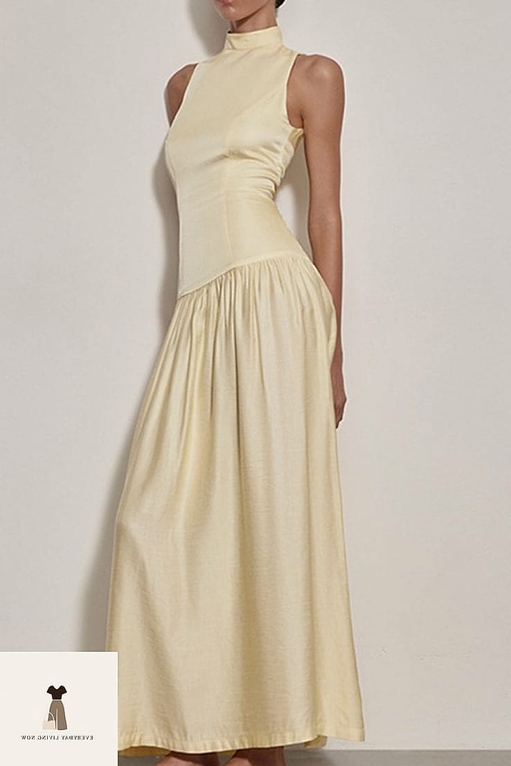 21 New Year Outfit That Every Stylist Needs to See 19 Halter Dress with a Low Back