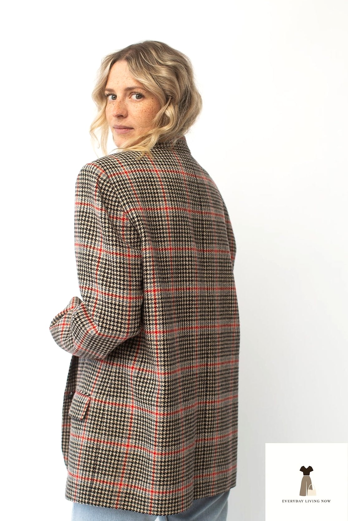 29 Rainy Day Outfit That Are Breathtakingly Beautiful 17 Houndstooth Blazer And Trousers Set