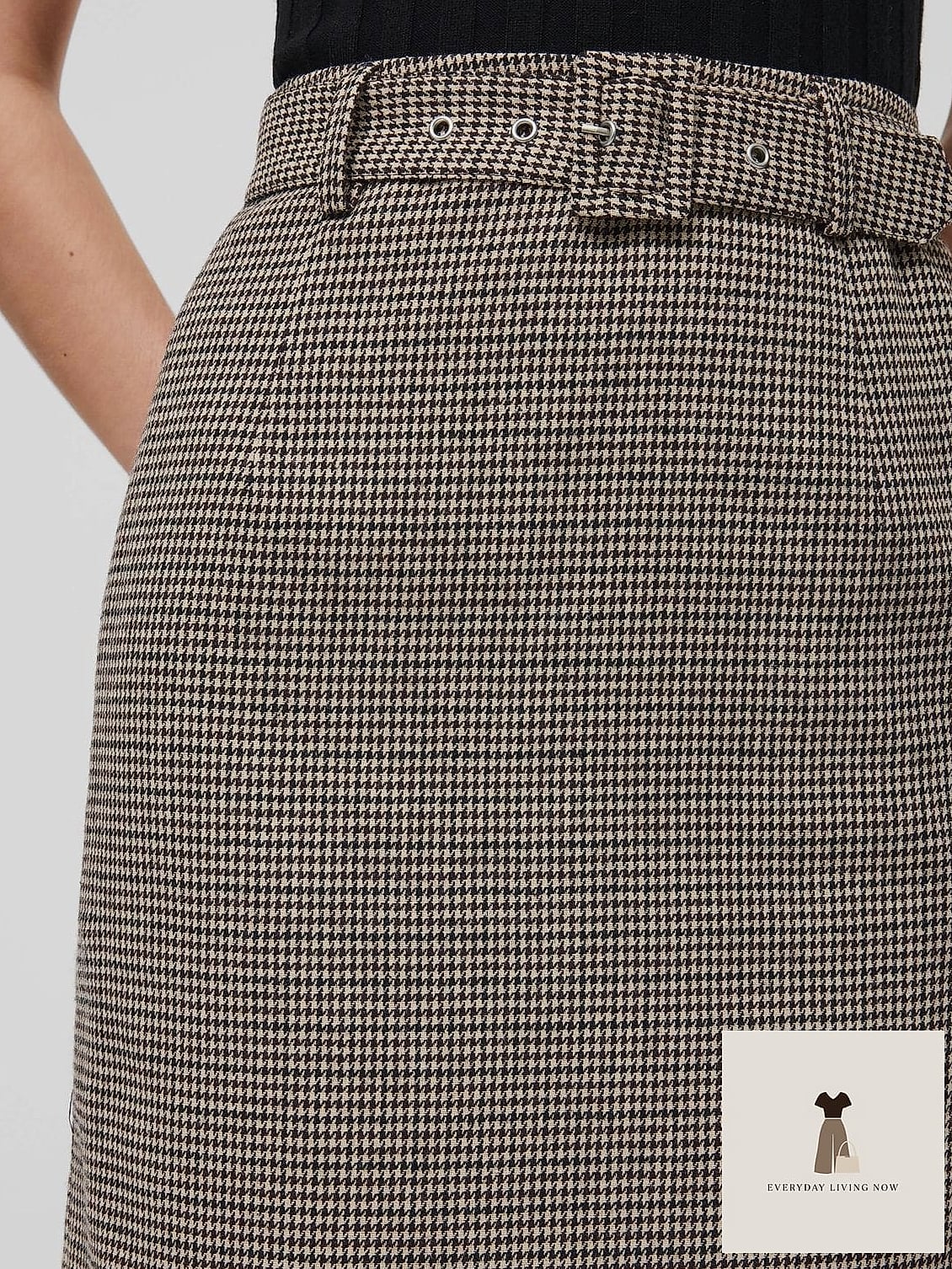 23 Everyday Outfit That Will Make You Book Your Appointment Immediately 14 The Houndstooth Skirt and Turtleneck Set