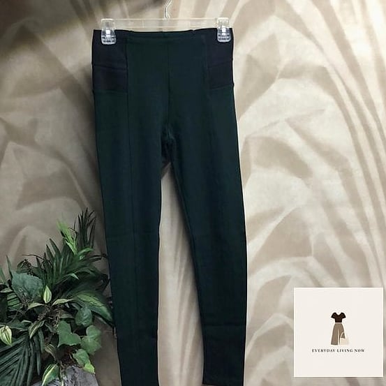 Hunter Green Leggings with an Oversized Flannel