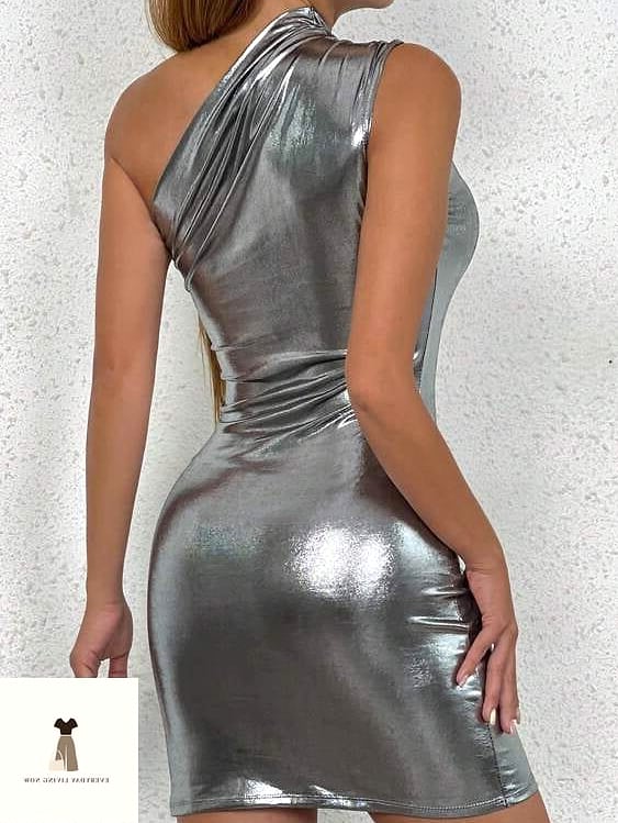 21 New Year Outfit That Every Stylist Needs to See 5 Metallic Bodycon Dress with Chunky Loafers