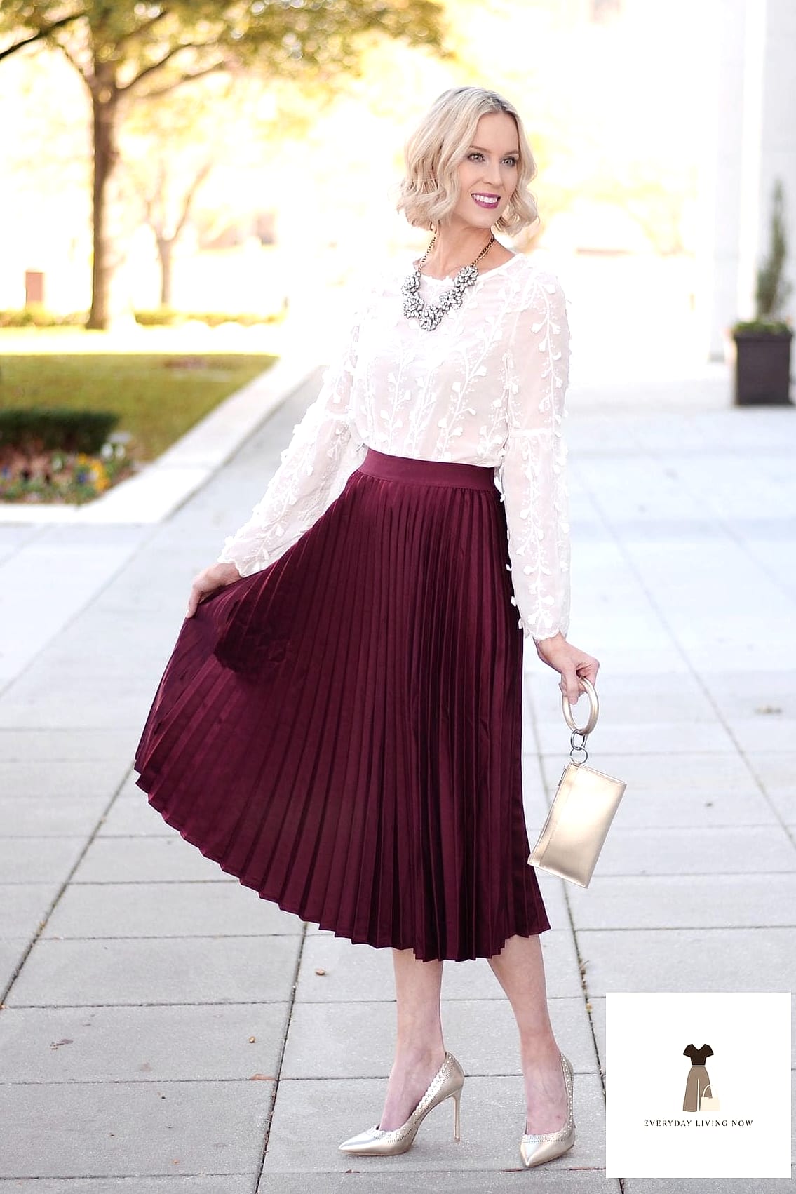 25 Outfit Semiformal That Are Dreamy and So Inspiring 4 The Midi Skirt and Fitted Turtleneck