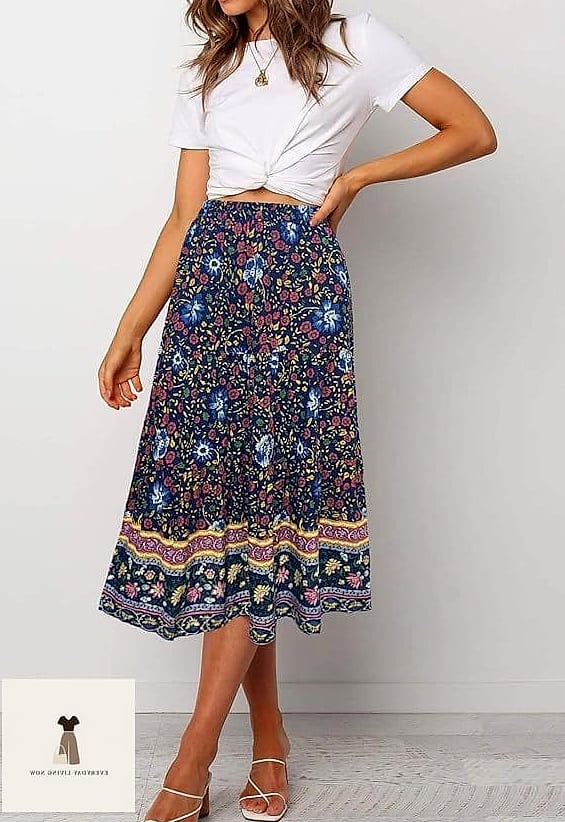 25 Simple Outfit Ideas Every Woman Needs to See 16 Midi Skirt and Chunky Loafers