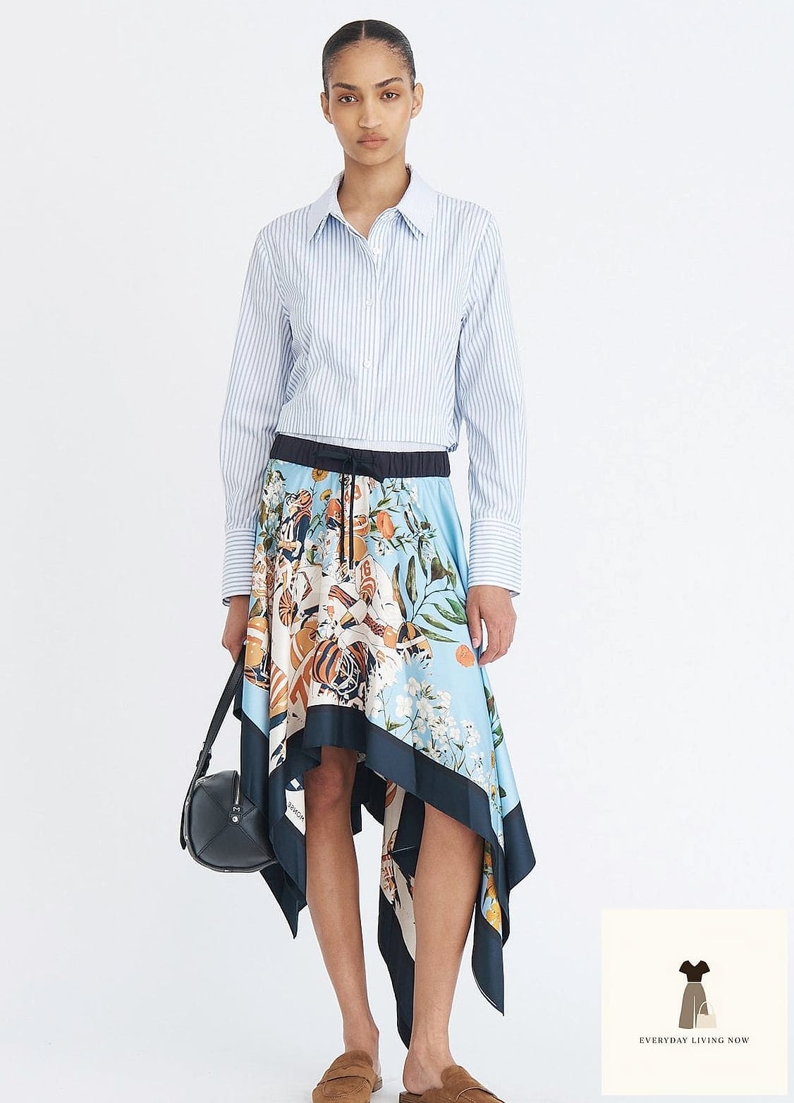30 Scarf Outfit That Are Dreamy and So Inspiring 12 Mini Skirt and Scarf Top Moment