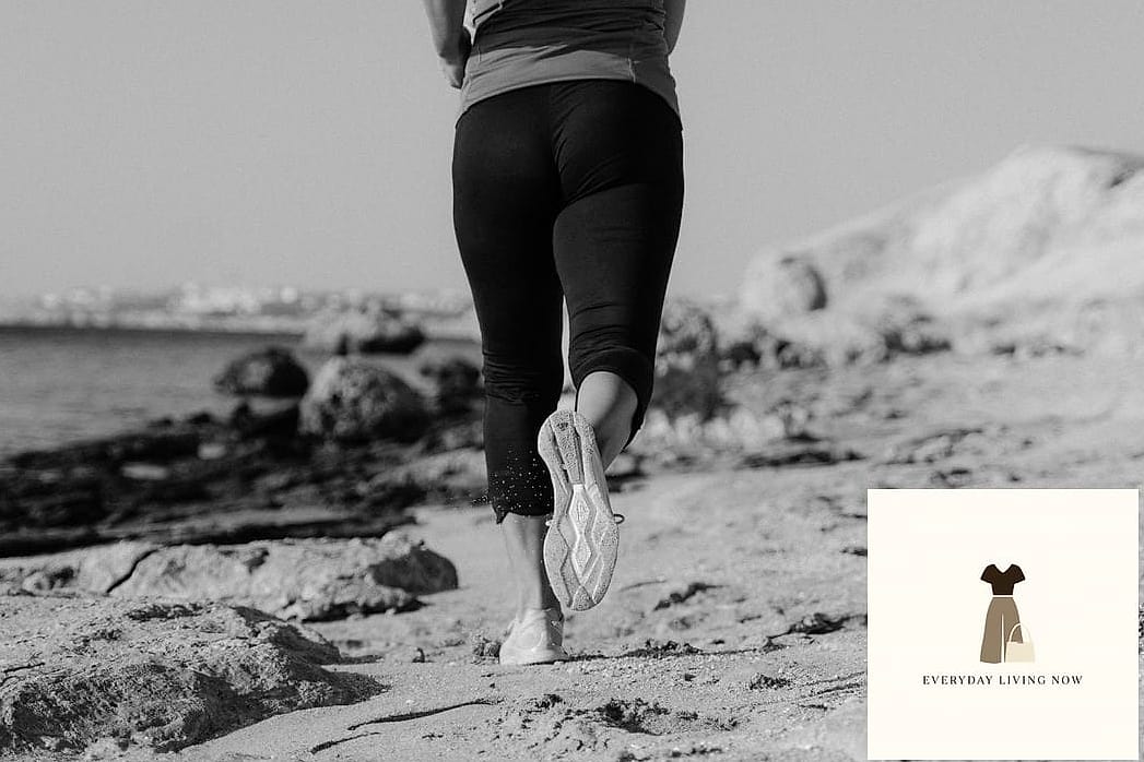 23 Outfit Jogging Every Woman Needs to See 11 The Monochrome Earth Tone Set