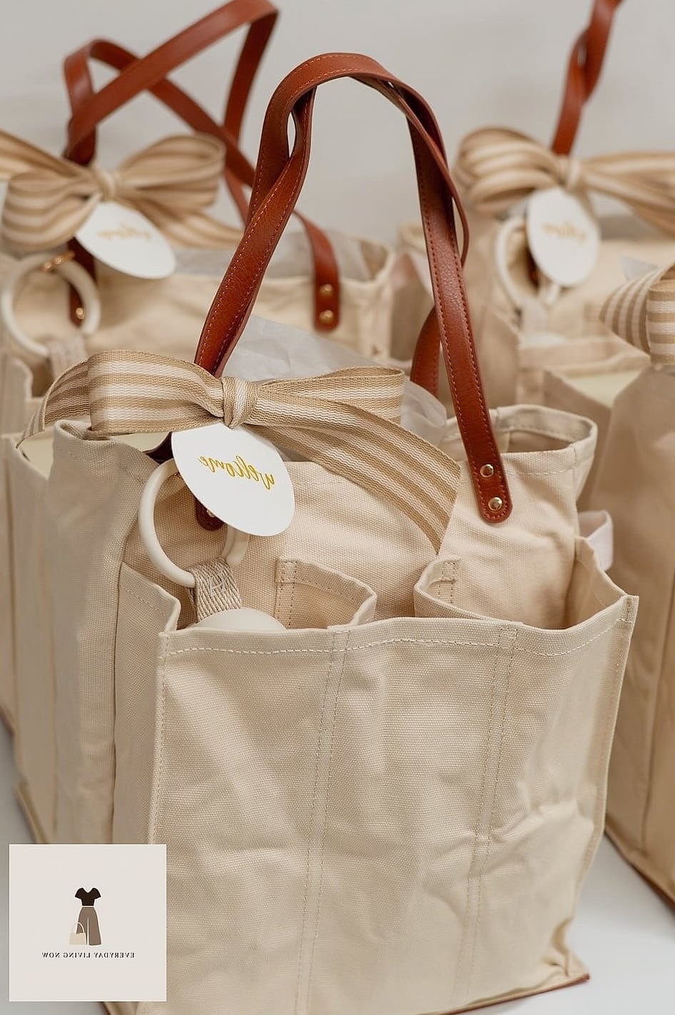 Neutral Tote Bag Outfits for Effortless Everyday Style