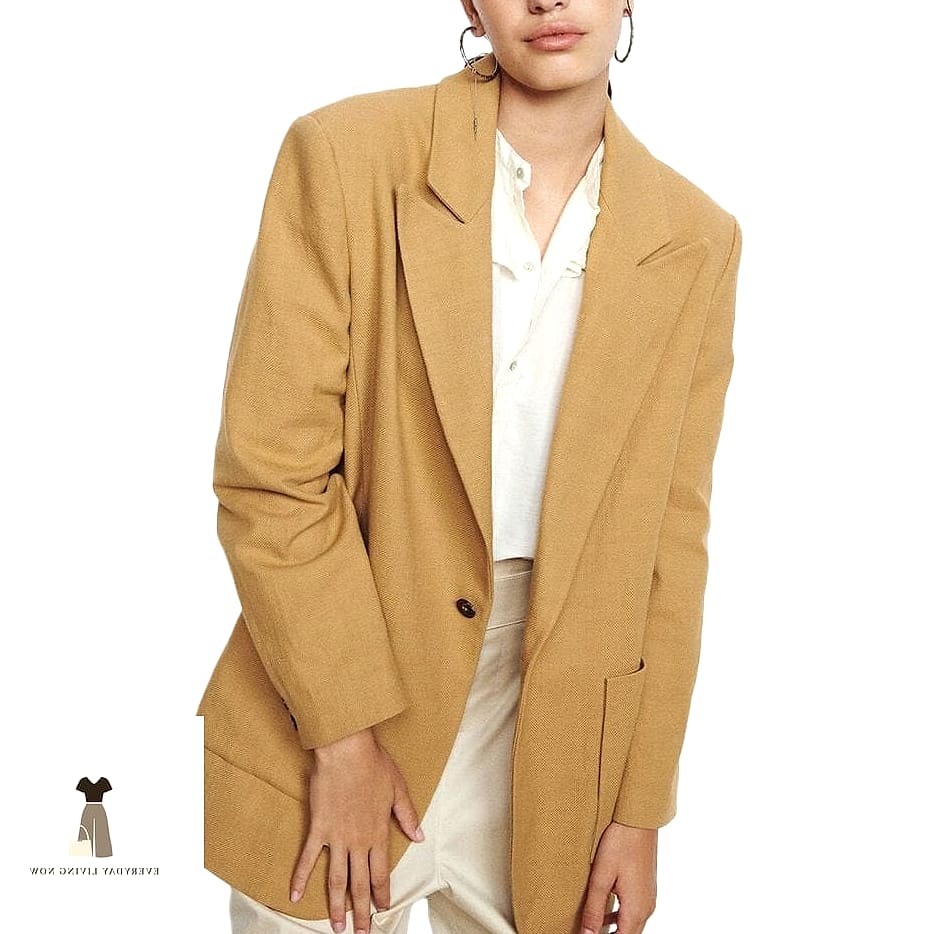 20 Cute Outfit Ideas That Are Breathtakingly Beautiful 9 Oversized Blazer with Bike Shorts