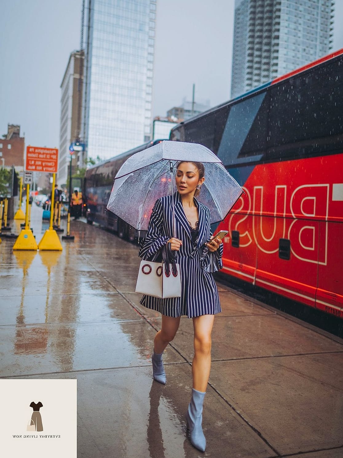 29 Rainy Day Outfit That Are Breathtakingly Beautiful 4 Oversized Blazer Over A Hoodie