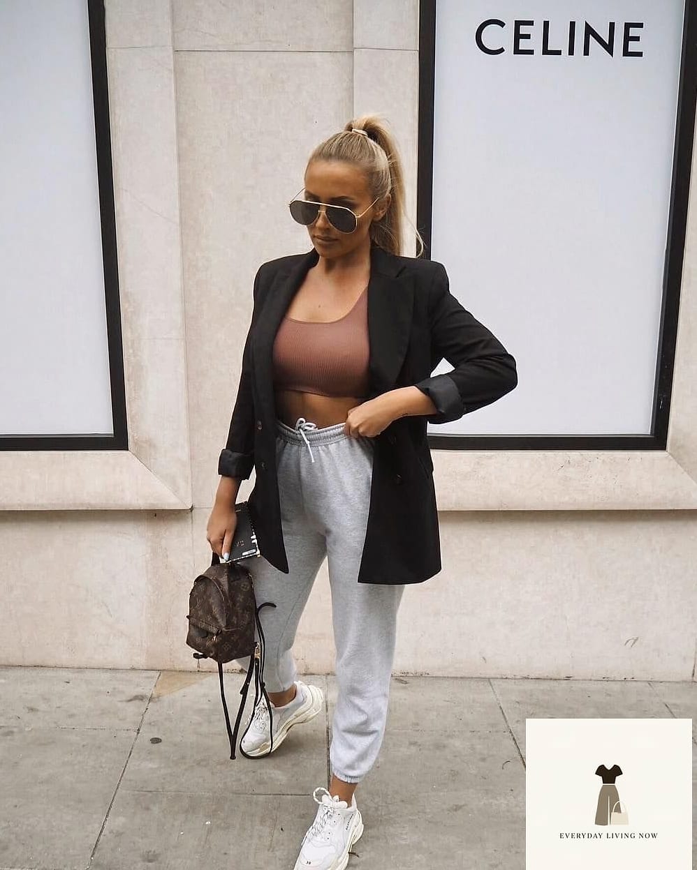 23 Outfit Jogging Every Woman Needs to See 19 The Oversized Blazer Over Athletic Wear