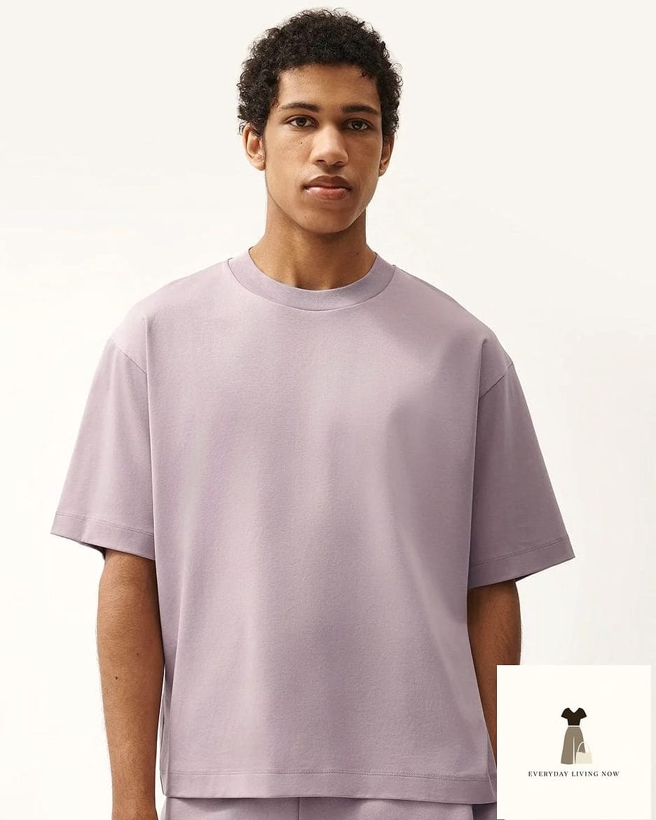 21 Oversized Tshirt Outfit Worth Pinning Immediately 3 Oversized Tee Tucked Into Wide-Leg Trousers