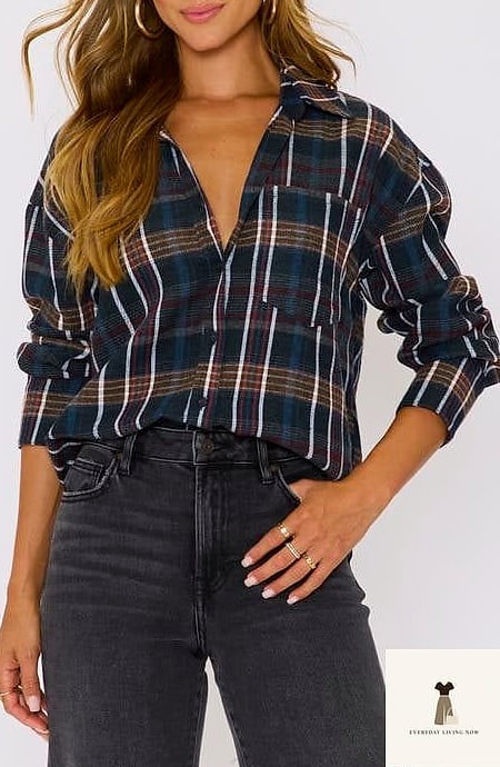 25 Simple Outfit Ideas Every Woman Needs to See 15 Plaid Button-Down as a Layer