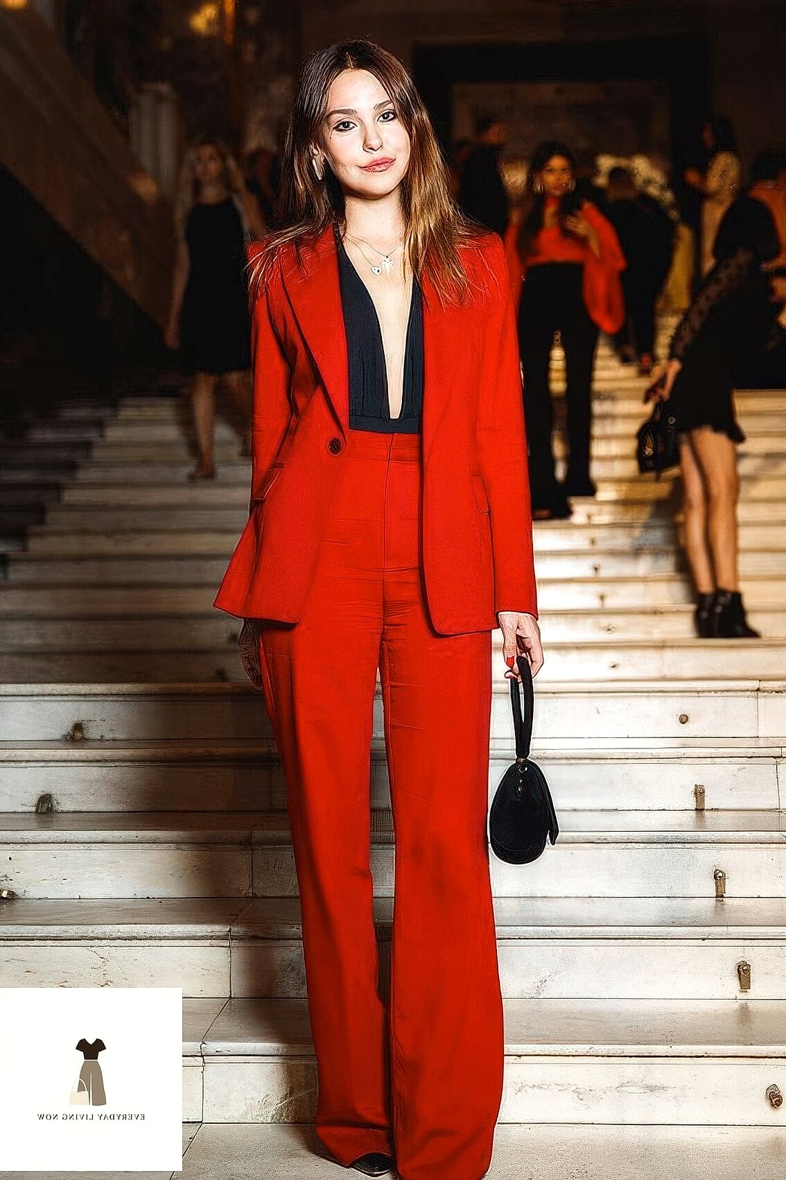 22 Vegas Outfit Ideas Every Woman Needs to See 15 The Power Suit Moment