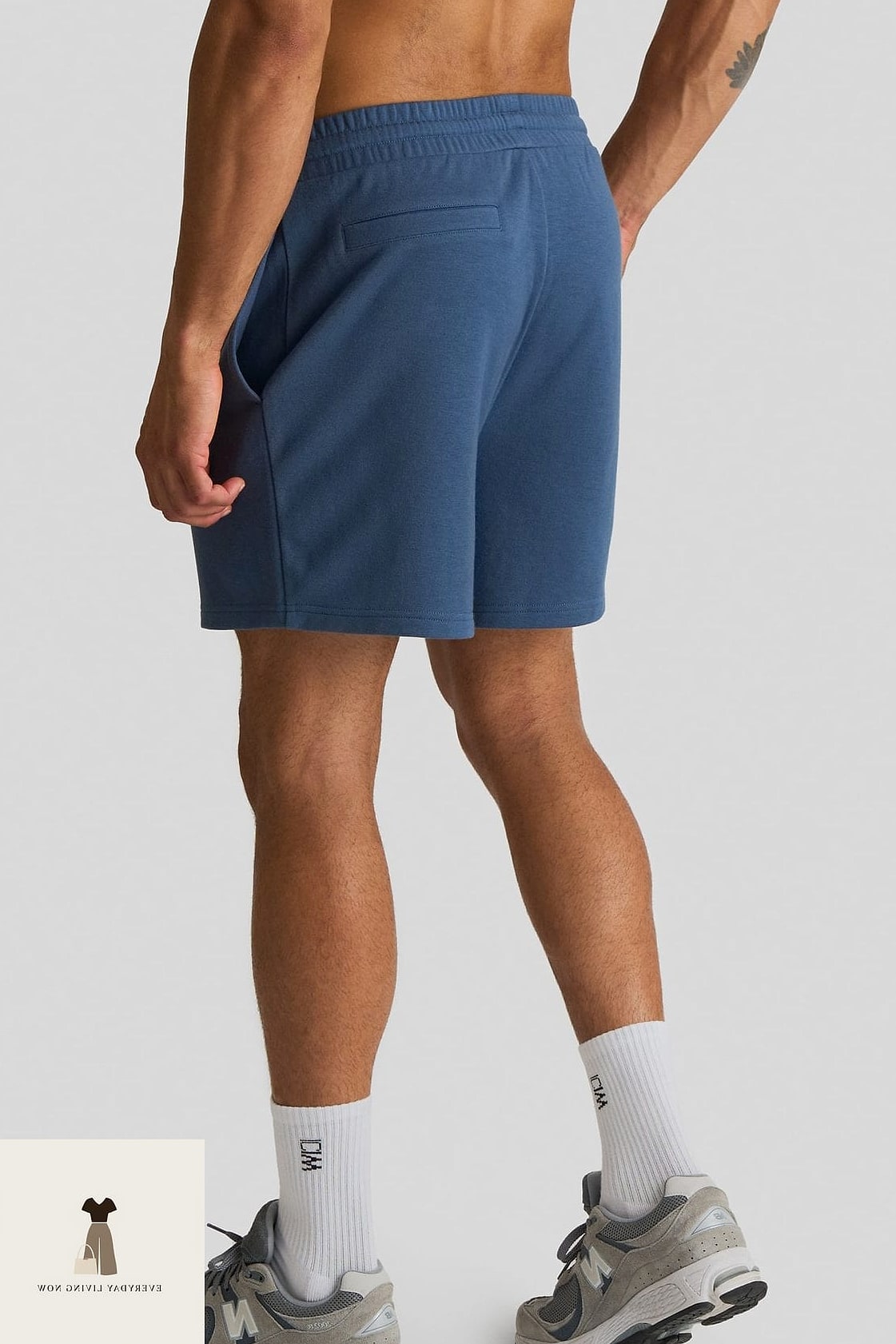 23 Everyday Outfit That Will Make You Book Your Appointment Immediately 12 Running Shorts with an Oversized Tee