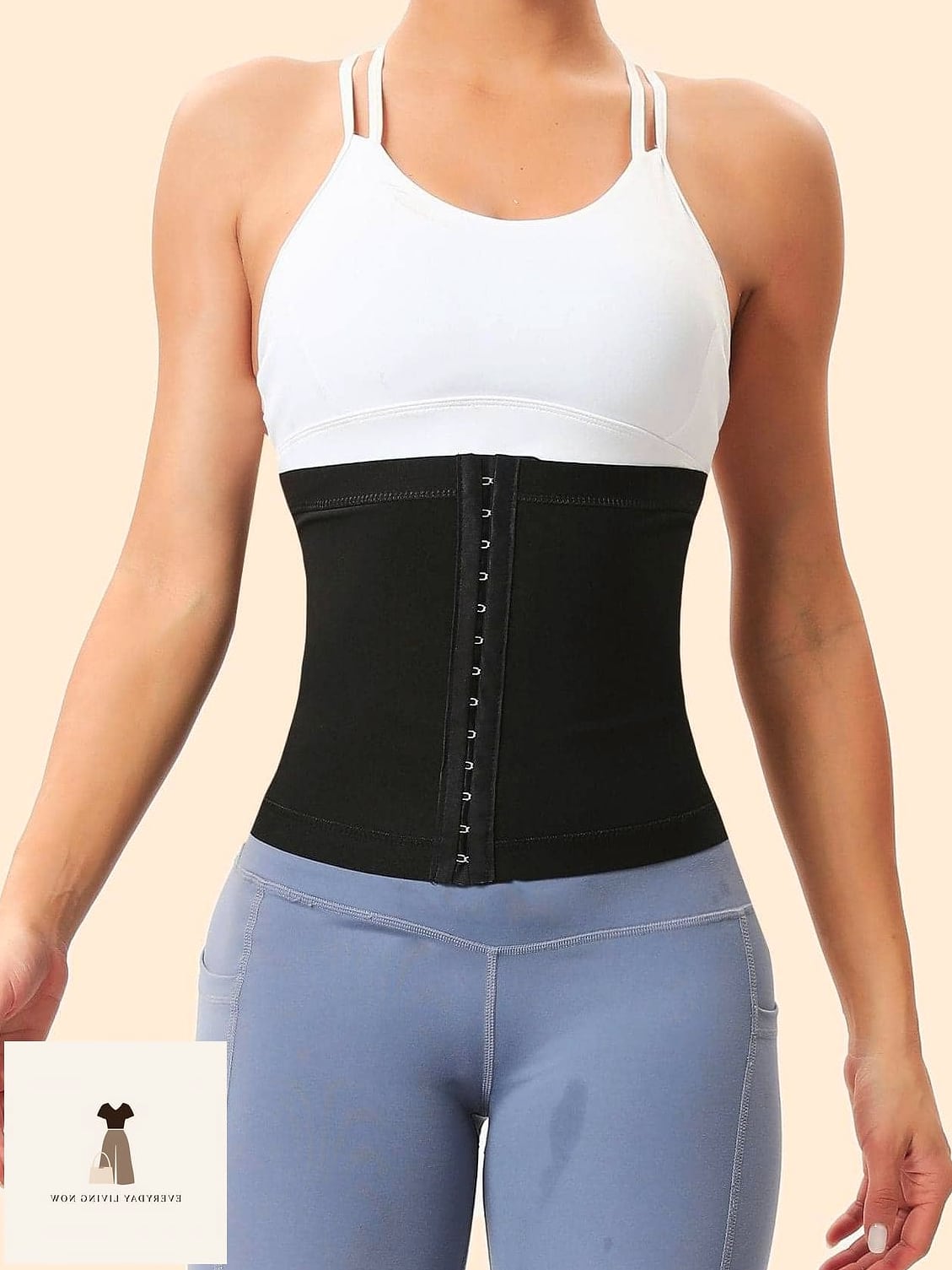 23 Outfit Jogging Every Woman Needs to See 12 Sporty Corset Top with Joggers