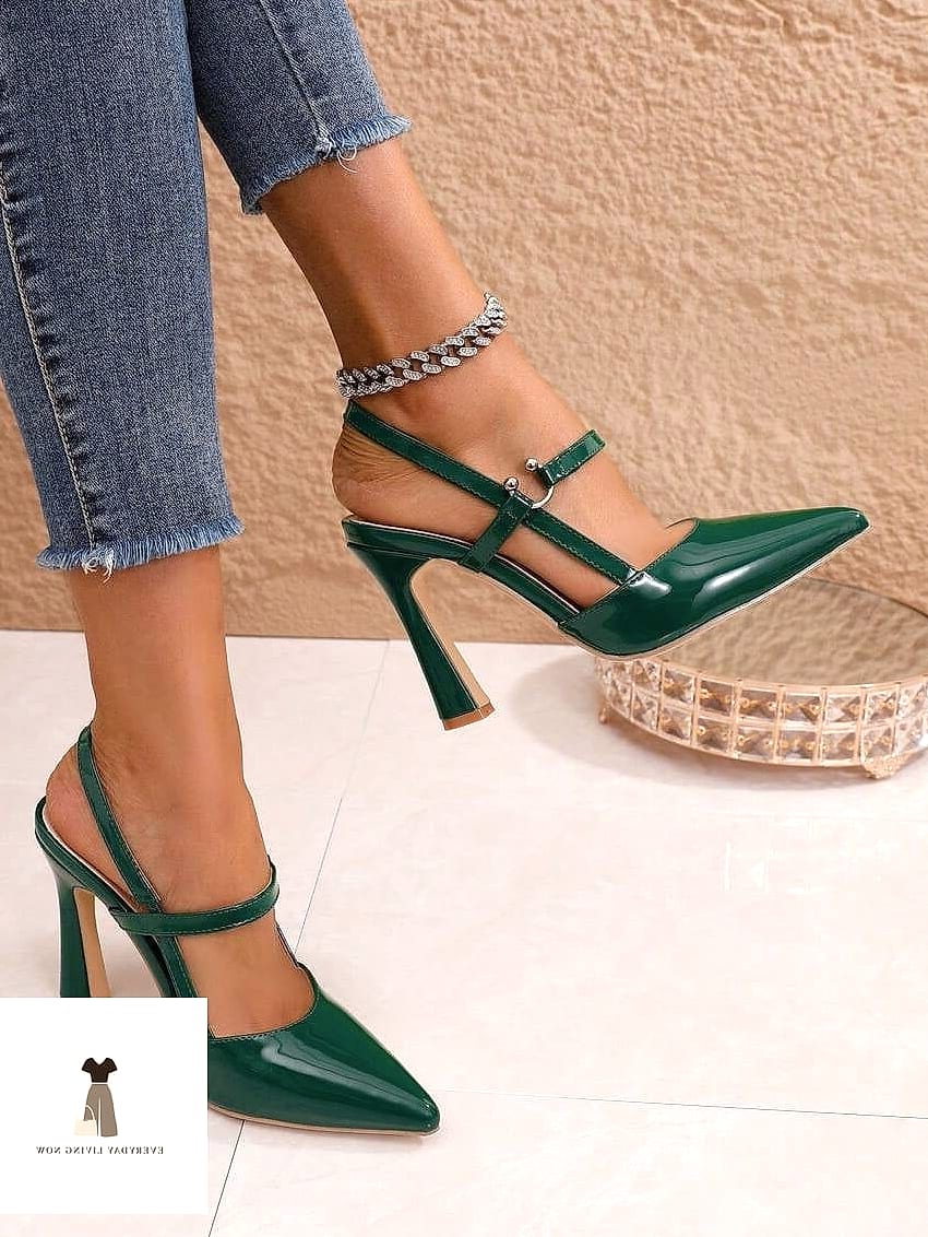21 Herbst Outfit Damen Every Style Lover Needs to See 21 Strappy Heels mit Maxikleid und Lederjacke