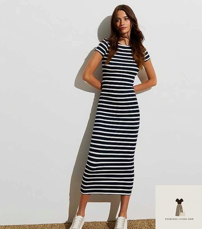 30 Striped Shirt Outfit That Are Absolutely Stunning 6 Striped Shirt Knotted Over a Bodycon Dress