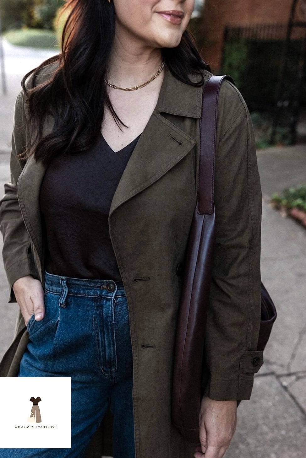 23 Everyday Outfit That Will Make You Book Your Appointment Immediately 4 The Trench Coat Over Everything Trick