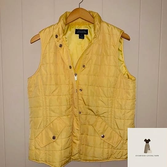 27 Yellow Outfit Every Style Lover Needs to See 20 Yellow Puffer Vest Over a Turtleneck